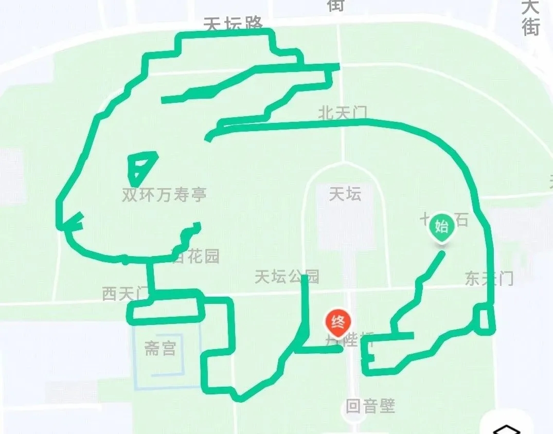 天坛公园画"玉兔""吉象",跑友健步奔向2023!