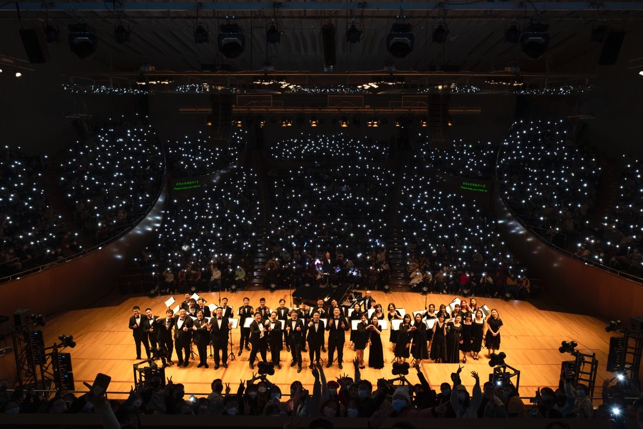 用歌声敲开新年大门,彩虹合唱团带来难忘跨年夜|彩虹|跨年|大门_新浪