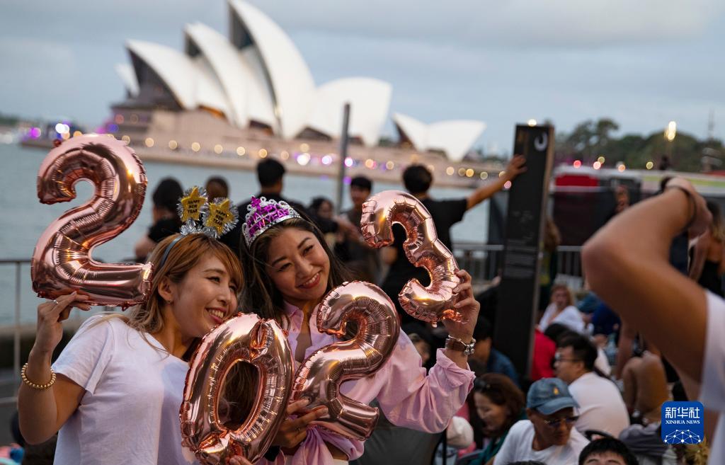 世界各地迎接2023新年到来|曼谷|泰国_新浪新闻