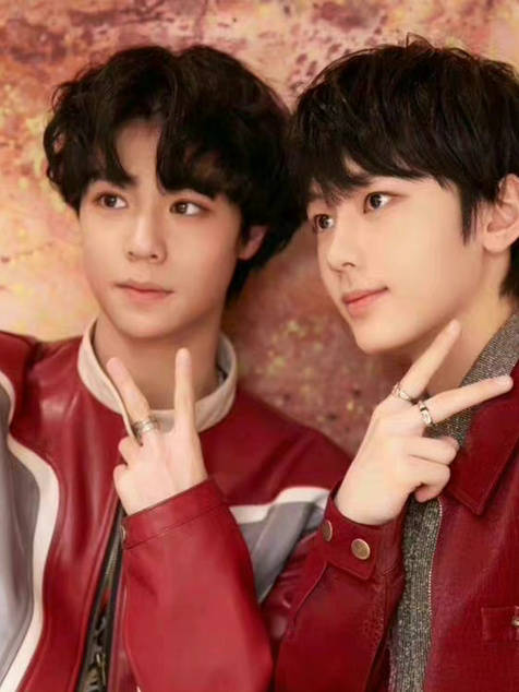 快来签收不得不说这两个人都好奶好帅啊