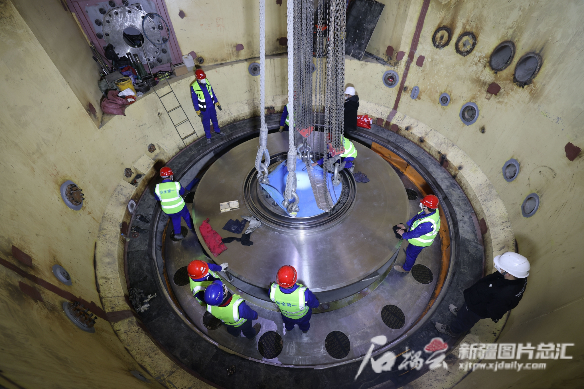 新疆经济看亮点·回望2022·重大项目建设巡礼丨阜康抽水蓄能电站：设备轰鸣 机组核心部件加紧安装|新疆_新浪财经_新浪网