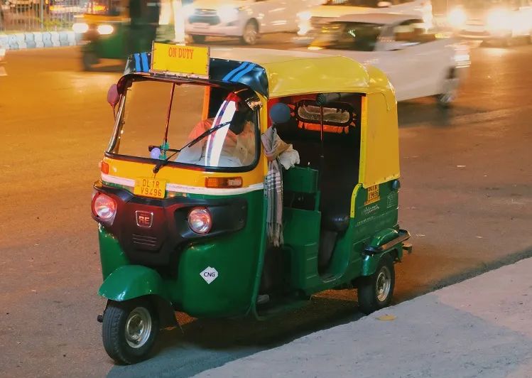 TukTuk，图源：unsplash