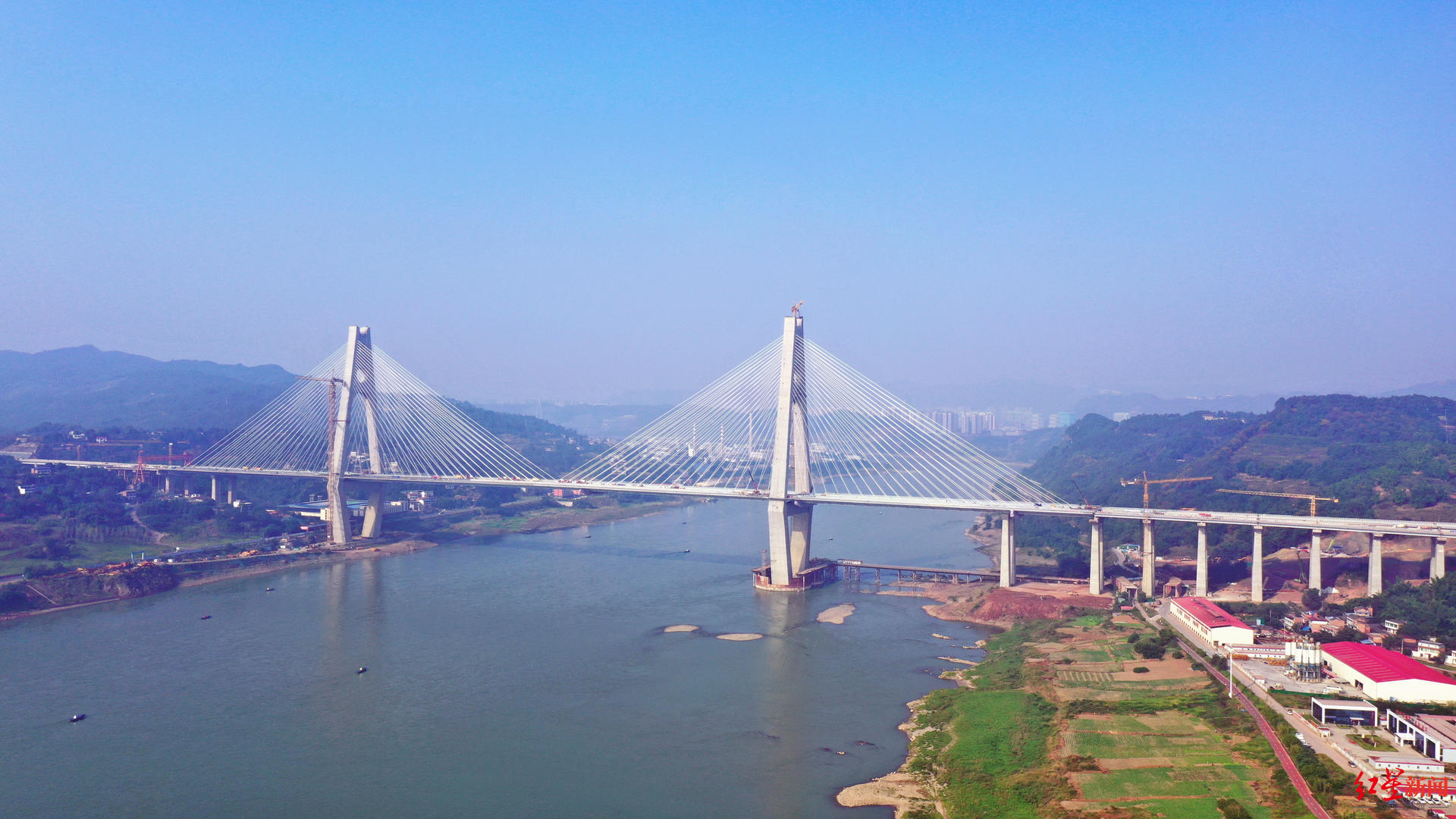川南城际铁路自宜线宜宾临港公铁两用长江大桥主体施工完成|宜宾市