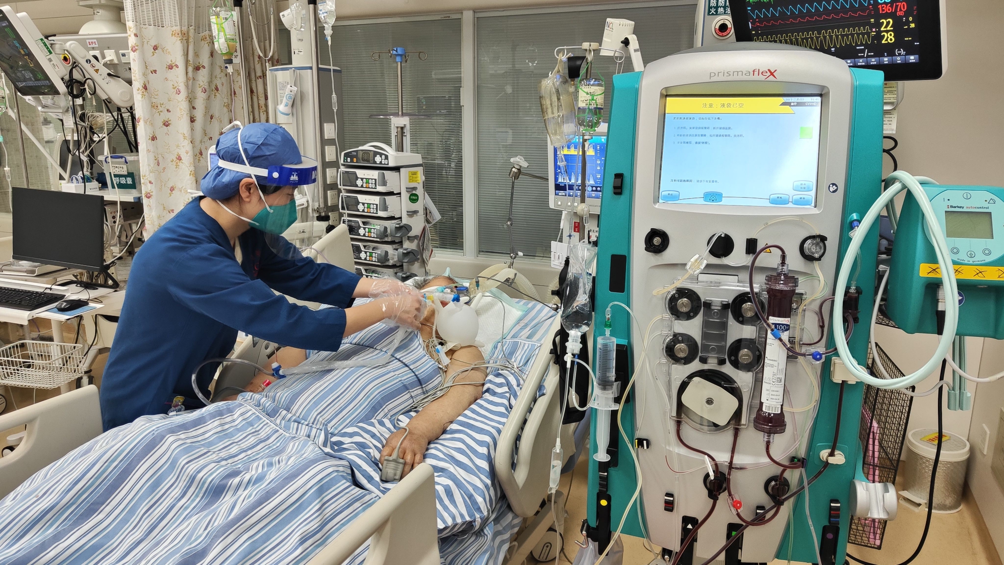 新华全媒 |湖南畅通渠道加大投入全力保障新冠病毒感