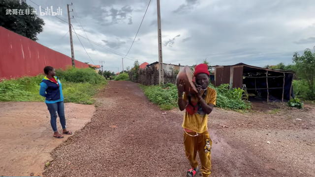 非洲成主播流量密码，江苏小伙用百余视频揭露真实非洲，刷新三观休闲区蓝鸢梦想 - Www.slyday.coM