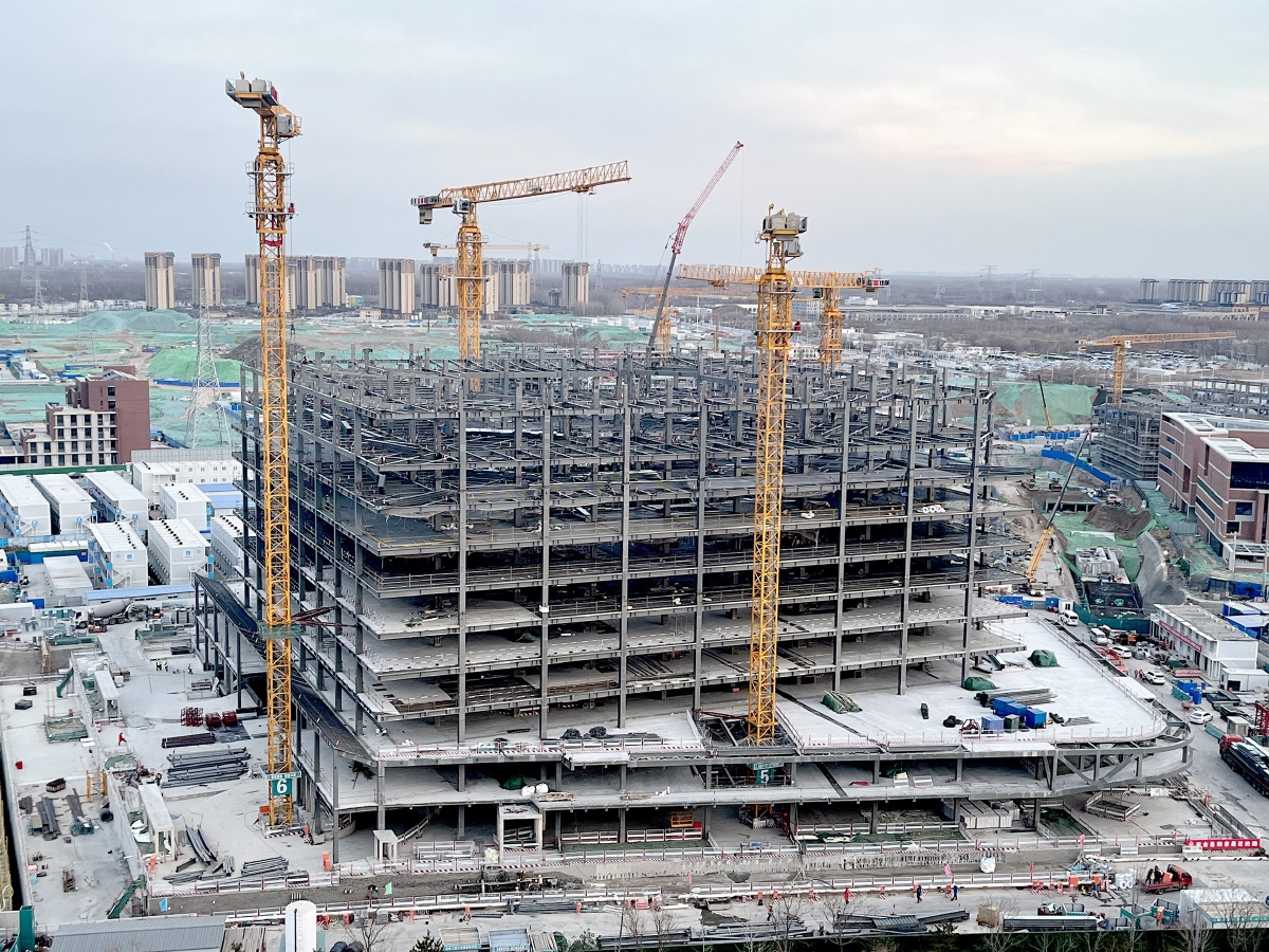 北投大厦已完成主体结构封顶.记者 唐建/摄