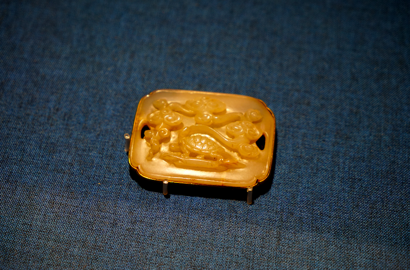 元,明时期的和田玉器《旧唐书·西域传》称于阗国"出美玉……贞观六年