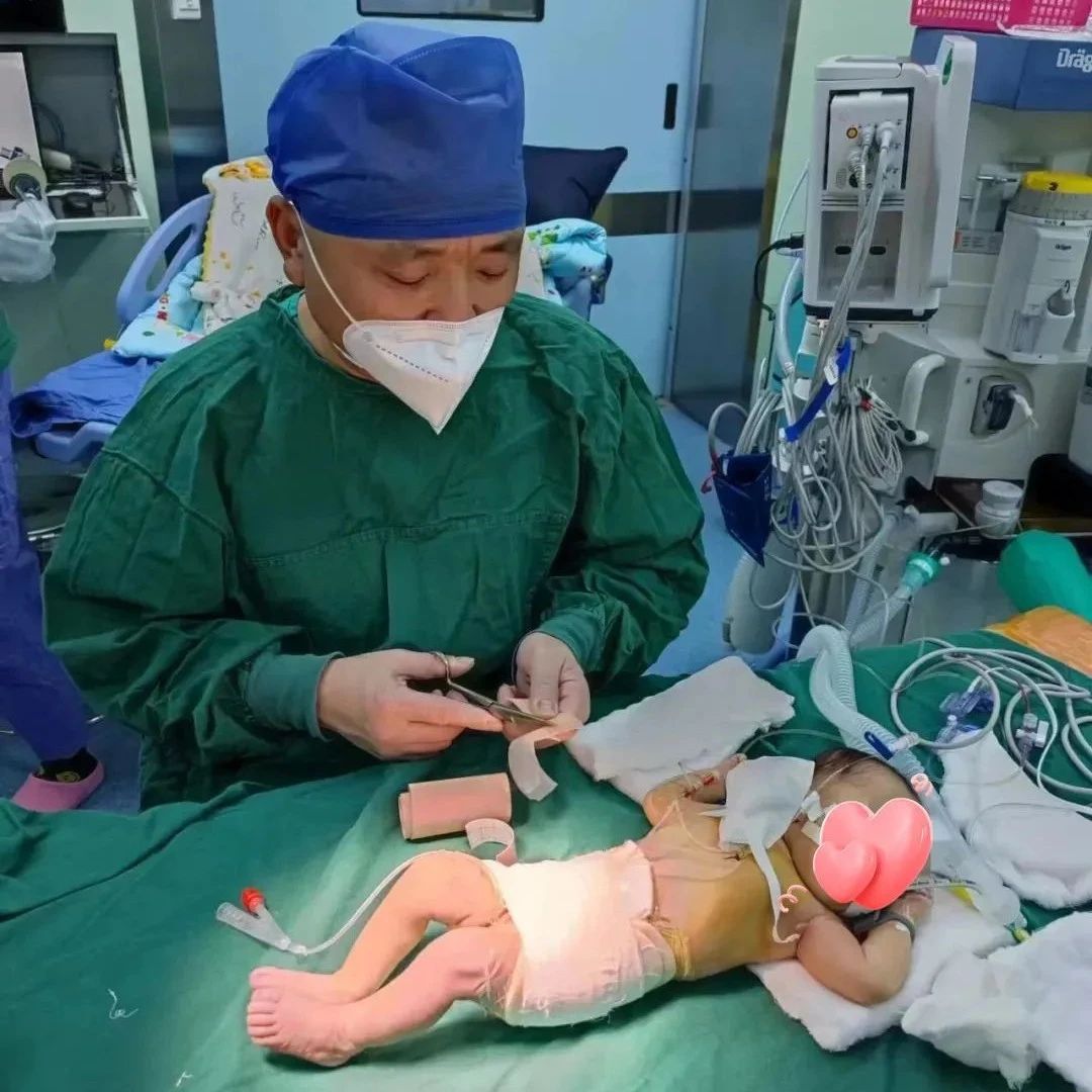 【山东→江西】一次性成功!这家医院为出生仅2天女婴完成罕见先天畸形高难度手术|泌尿外科|手术|儿童医院_新浪新闻