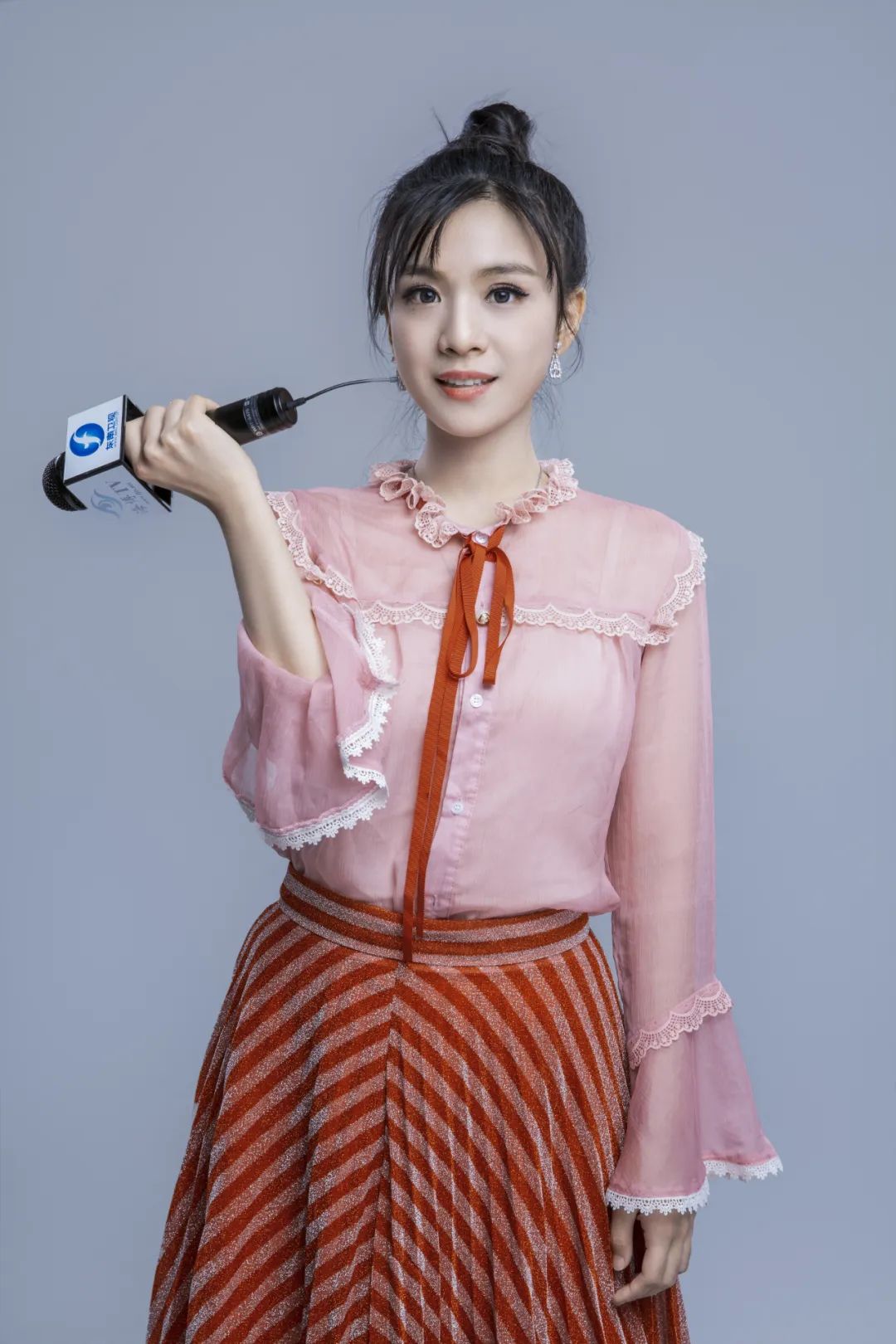 叶紫微 东南卫视主持人