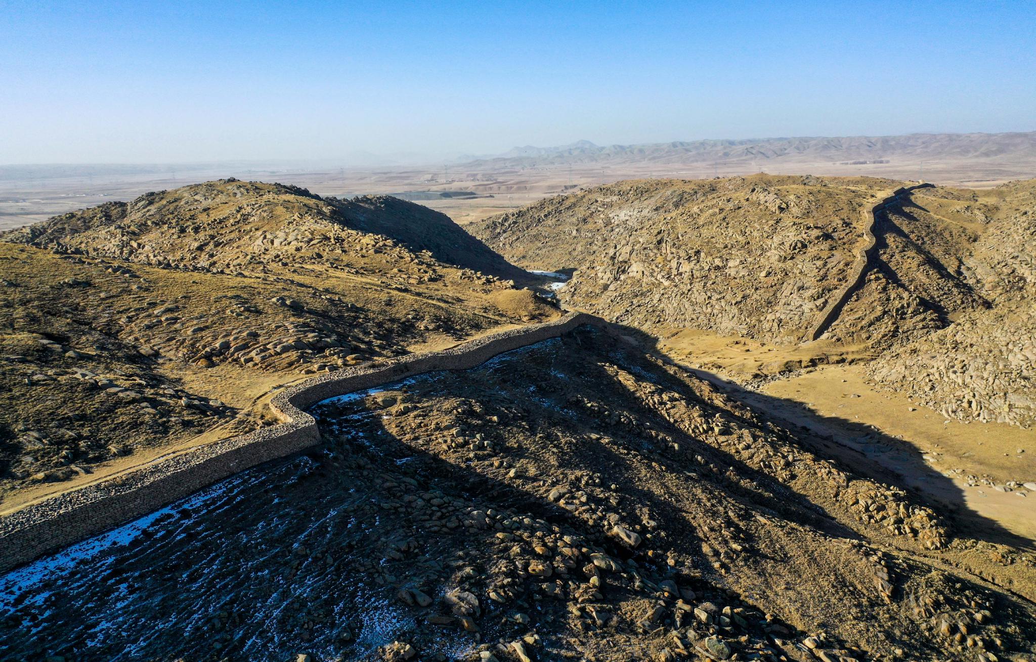 雄奇巍峨的秦长城遗址|包头市|内蒙古|长城_新浪新闻