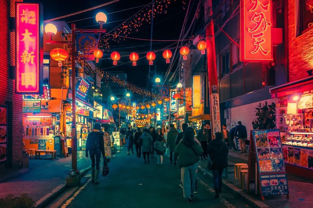 入夜后的霓光!捕捉日本东京街头上,流光溢彩的夜幕摄影