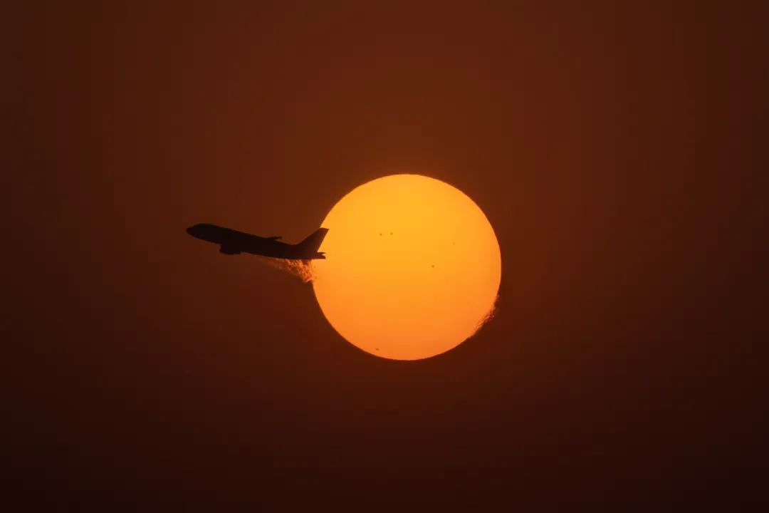 飞机凌日!超美→_新浪财经_新浪网