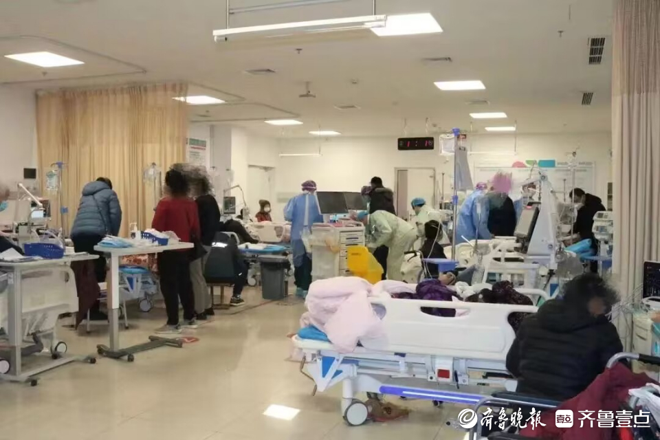 成人急诊、成人发热门诊患者爆满,一医院1小时抢救5例重症|急诊|青岛市|感染_新浪新闻