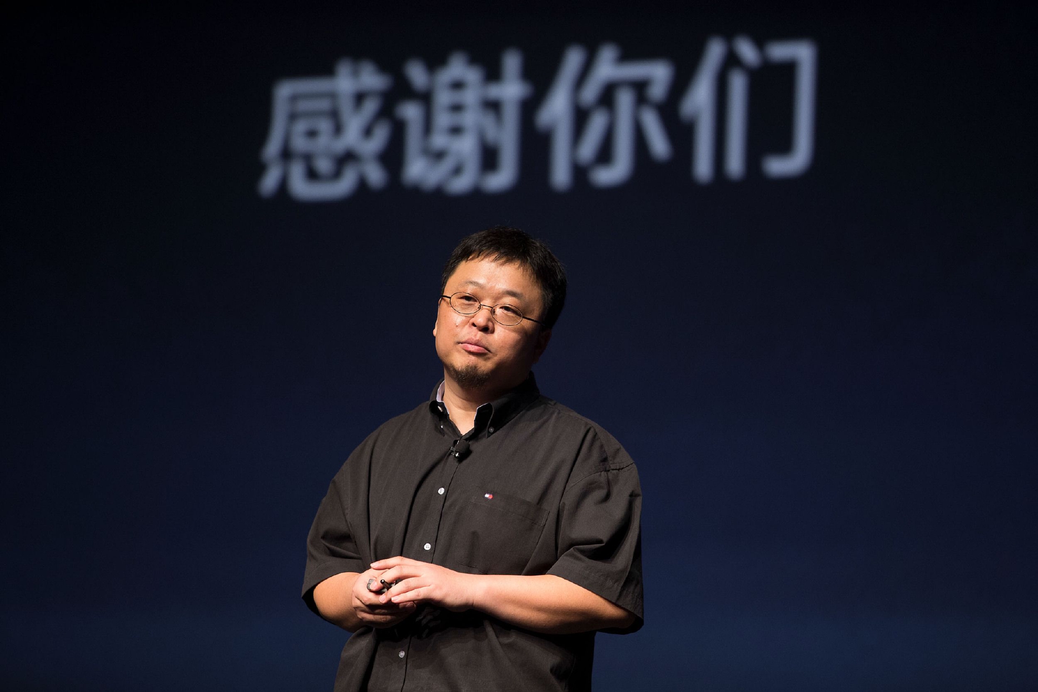 罗永浩回应郑刚“炮轰”：锤子每年都开股东会，没有骗也不可能骗大家