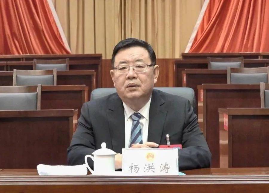 会议;市人大常委会副主任辛海明主持会议,副主任王淑玲,戴冰,蒋永斌