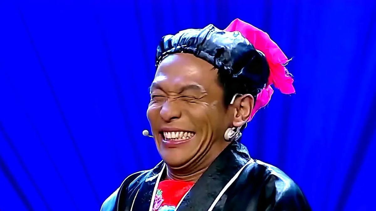 直到宋小宝,在赵本山的电视剧《关东大先生》中,出演了一个配角,他的