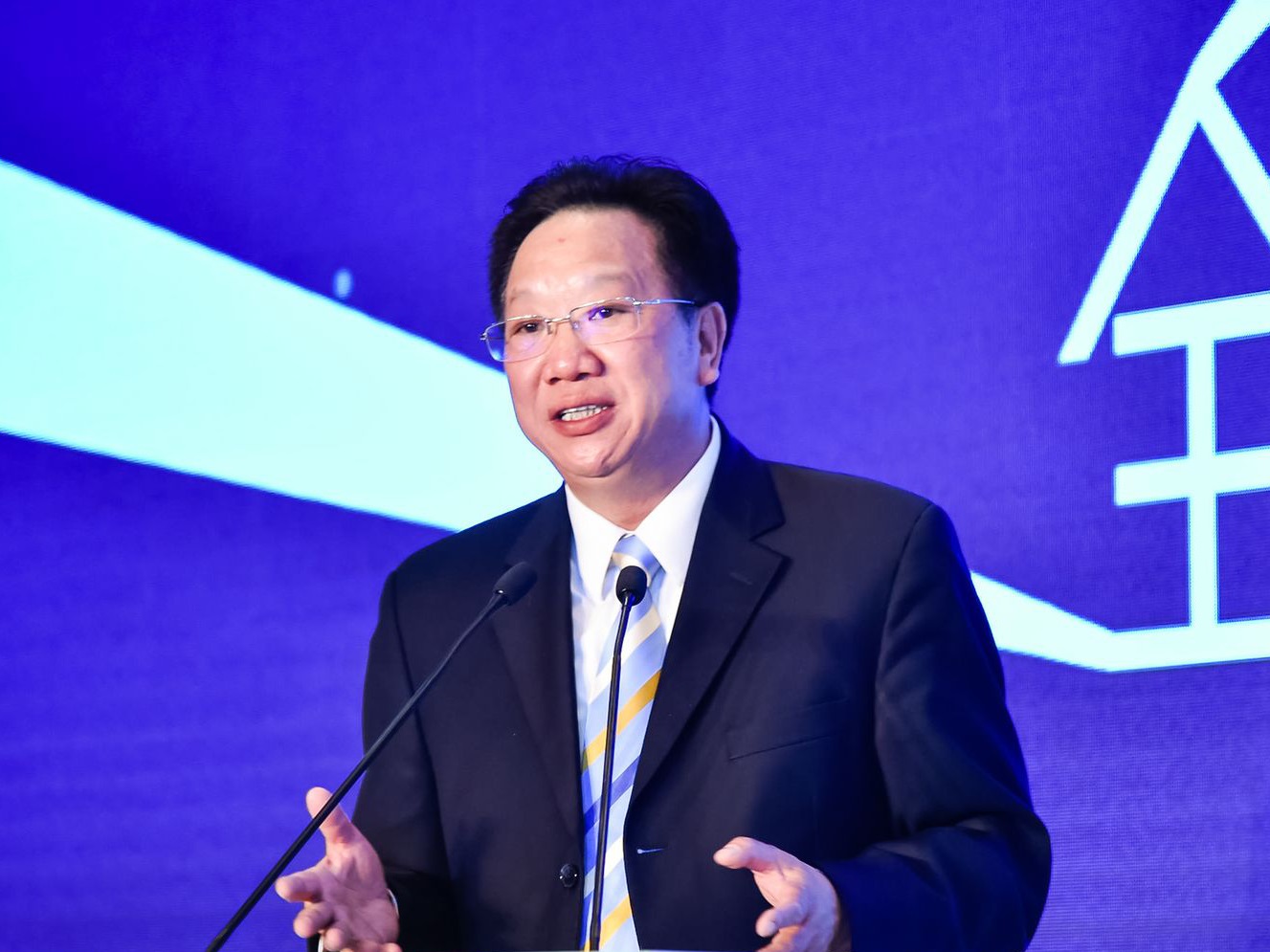 黄毅中国经济大势未变疫情寒冬后将迎来大发展