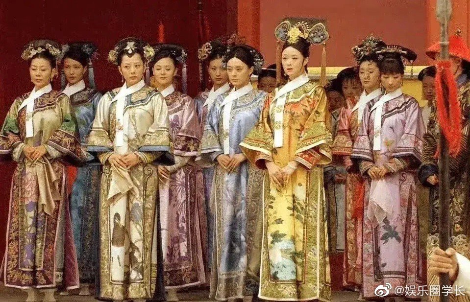 就《甄嬛传》这张剧照而言,满蒙八旗也不及华妃娘娘凤仪万千_新浪新闻