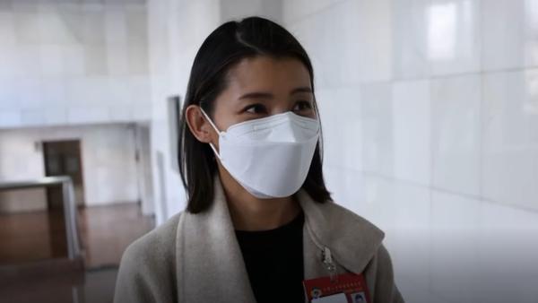 罗宝瑜委员:沪港深度合作让中国在国际舞台发挥更大优势_手机新浪网