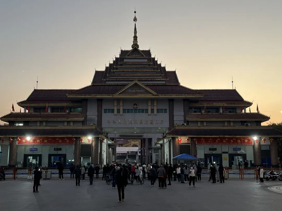 瑞丽人口_瑞丽市第七次全国人口普查主要数据公报全市总人口(常住人口)为.
