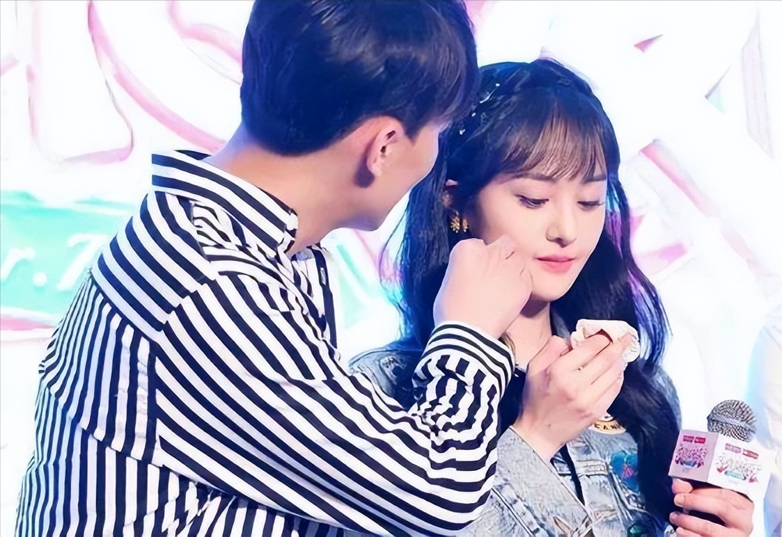 吃瓜(看看就看看)沦为素人2年多,吃完这瓜才惊觉:郑爽不"疯"了,大家却