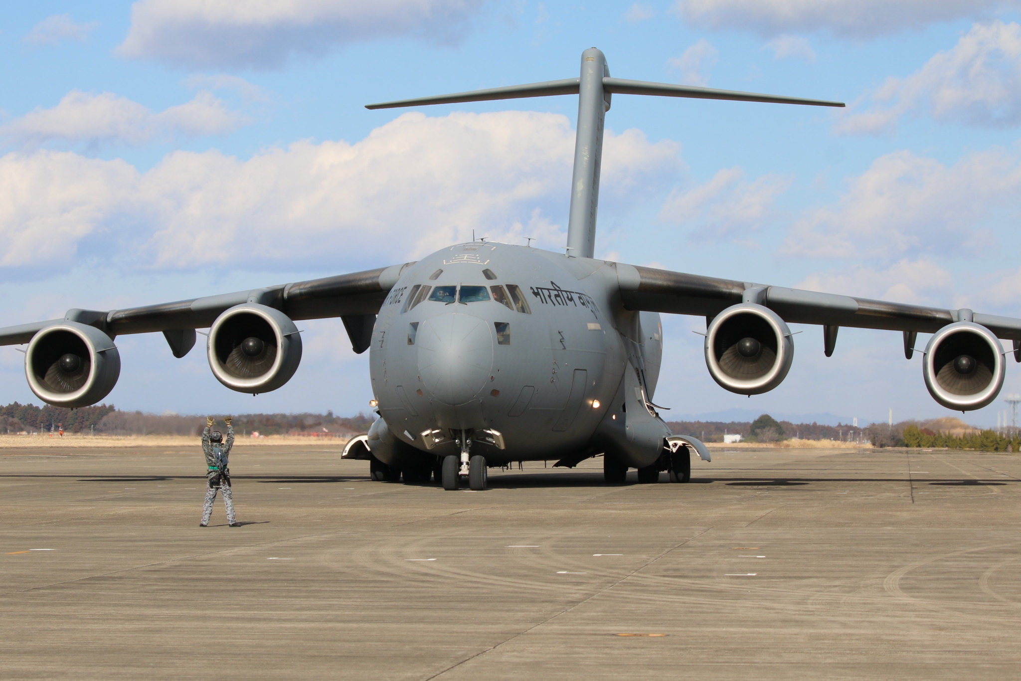 抵达百里基地的印度空军c-17运输机 图片来源:航空自卫队百里基地官方