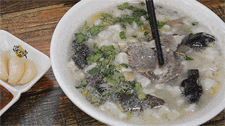肥而不腻烹制精细,料重味醇西安特色美食之一牛羊肉泡馍作为还有了东