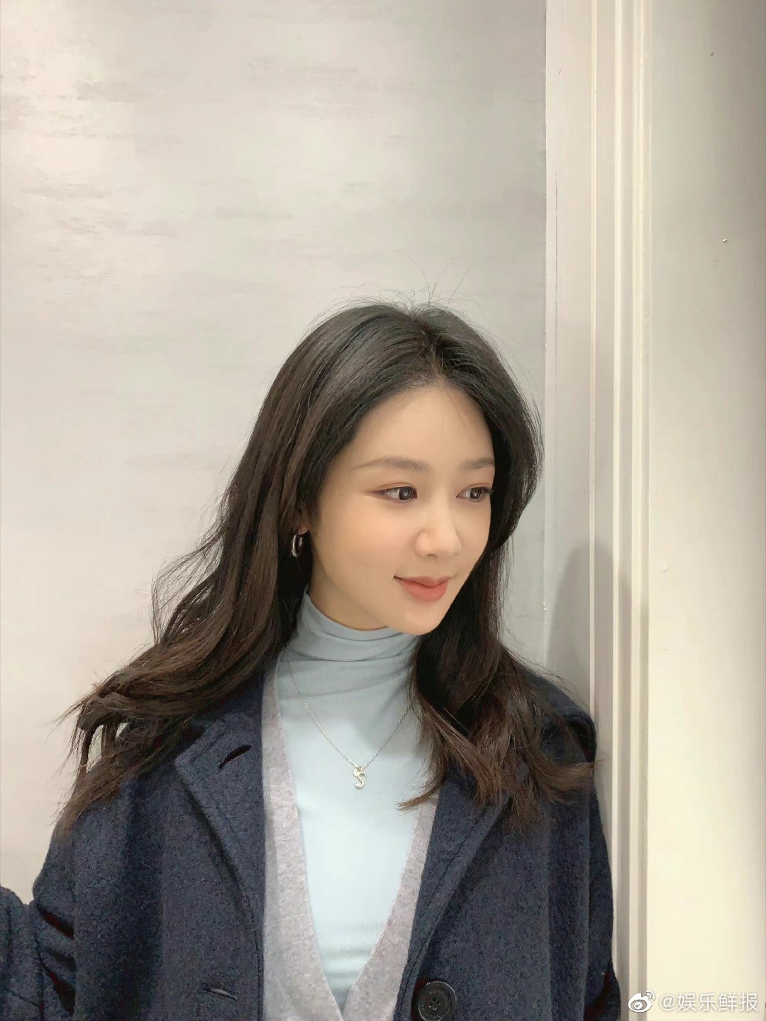 工作室晒杨紫近照,温婉大方状态好好|杨紫|近照|温婉_新浪新闻