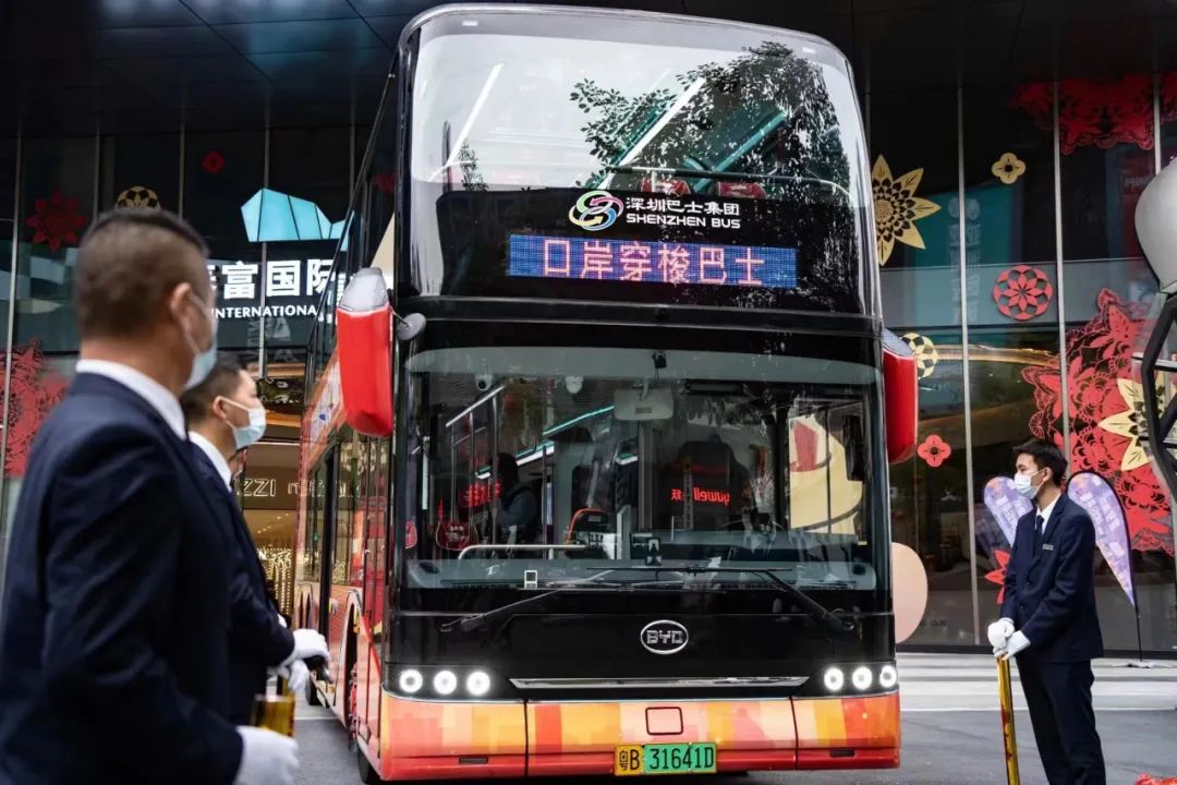 从深圳巴士集团获悉,旅游观光线路——口岸穿梭巴士线已开通运营.