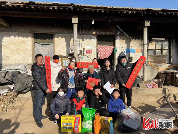 石家庄公益活动让孤困儿童和孤寡老人过暖冬_手机新浪网