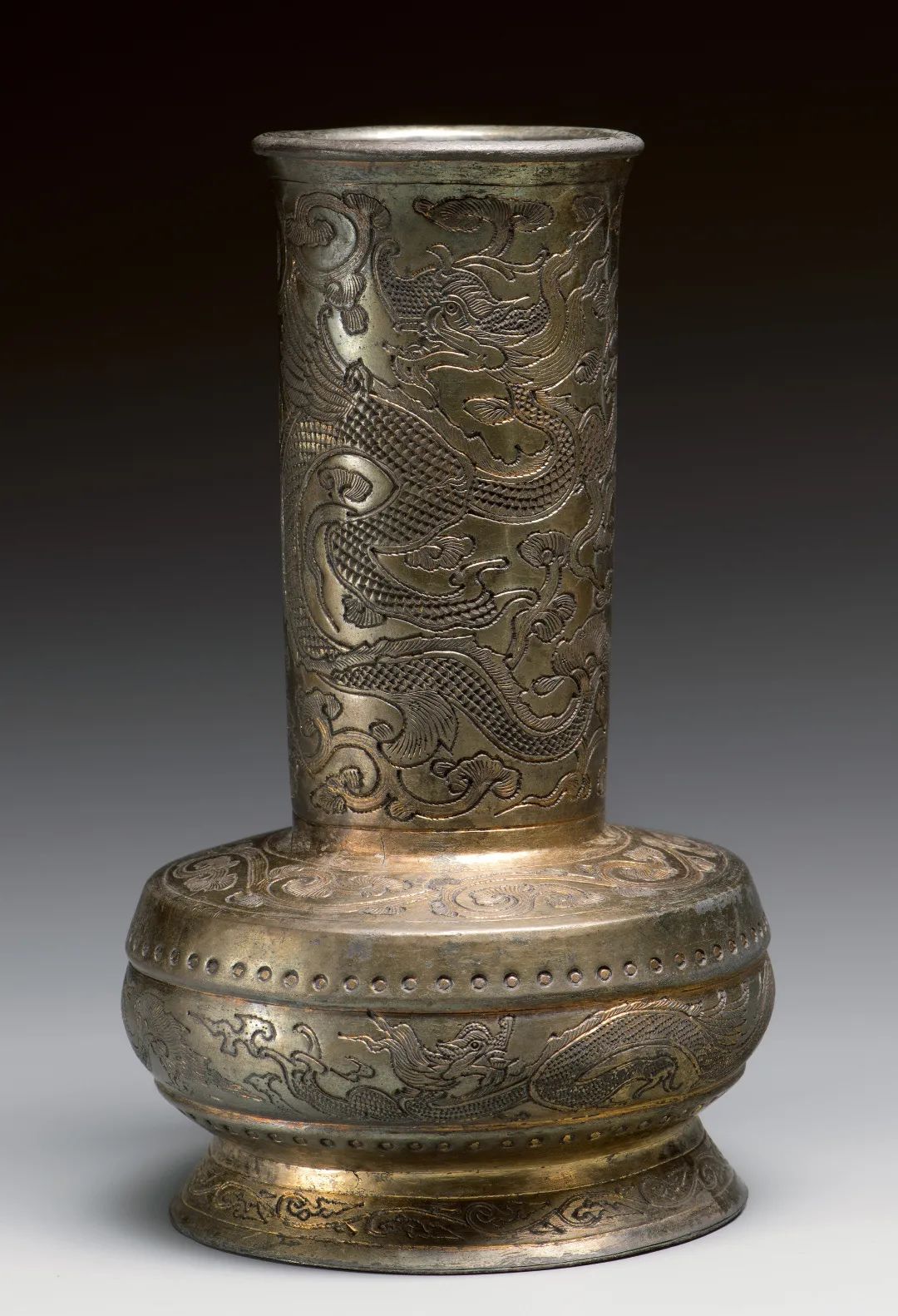 南宋银鎏金云龙纹箸瓶&nbsp;东阳市博物馆藏