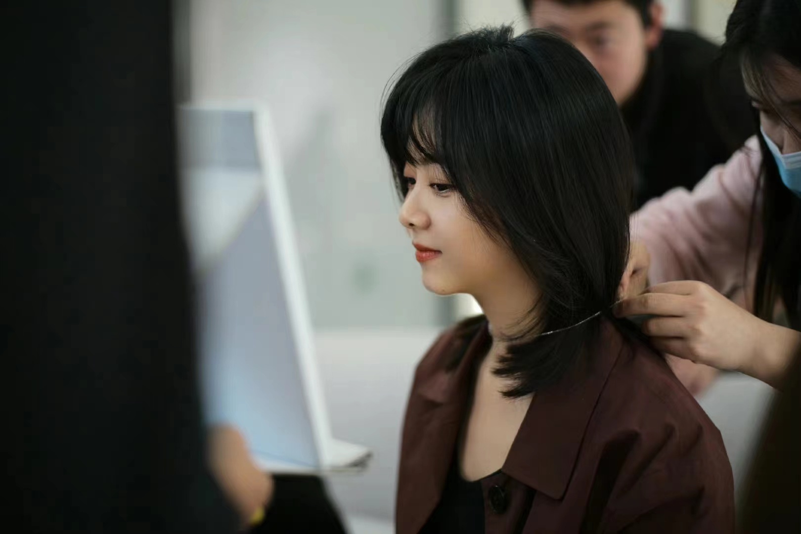 谭松韵向风而行收官花絮照,片场随拍都好美,真的很爱怼连照