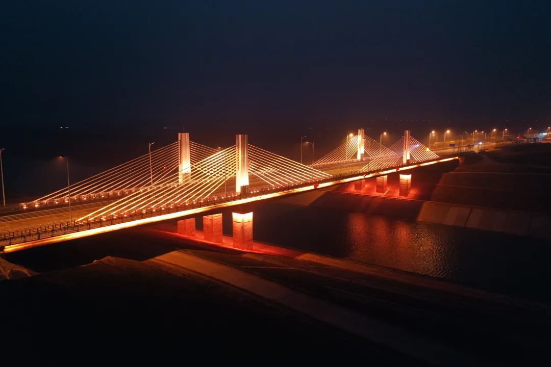移湖西路桥夜景