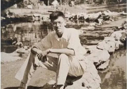 著名导演小儿子感染新冠去世！一门三子死别，悲情堪比电影……休闲区蓝鸢梦想 - Www.slyday.coM