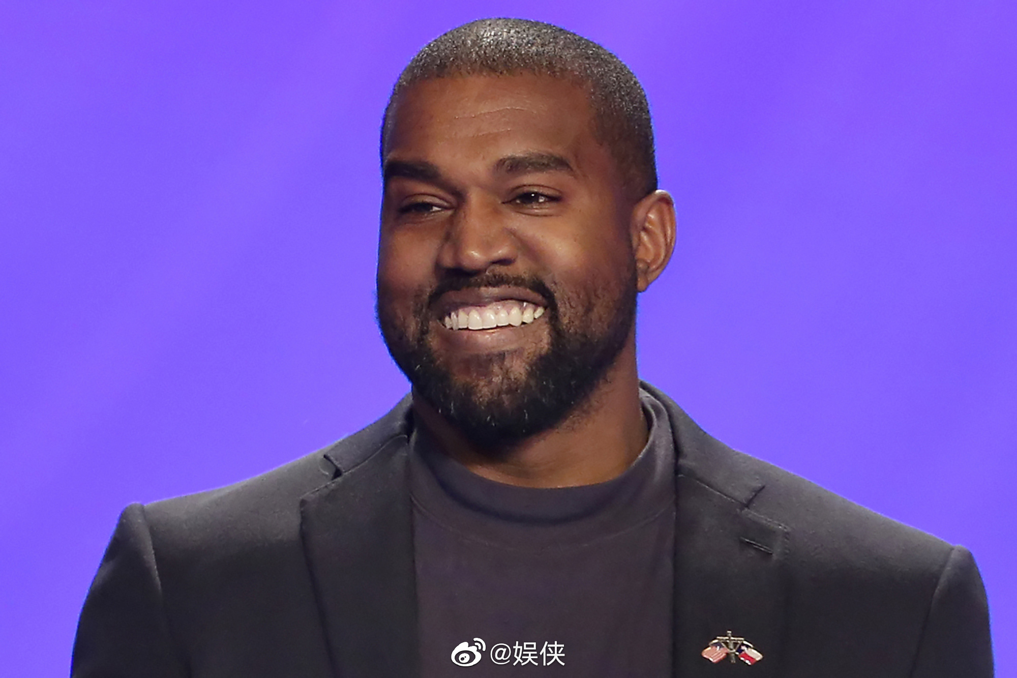 据外媒报道侃爷和新女友结婚了，女方是Yeezy的设计师……|侃爷|女方|结婚_新浪新闻