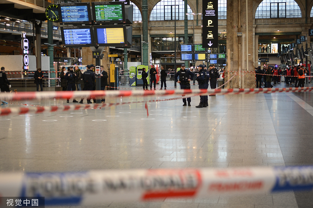 测评巴黎世家（法媒：一男子在车站持刀行凶，巴黎警方迅速反应制服暴徒）