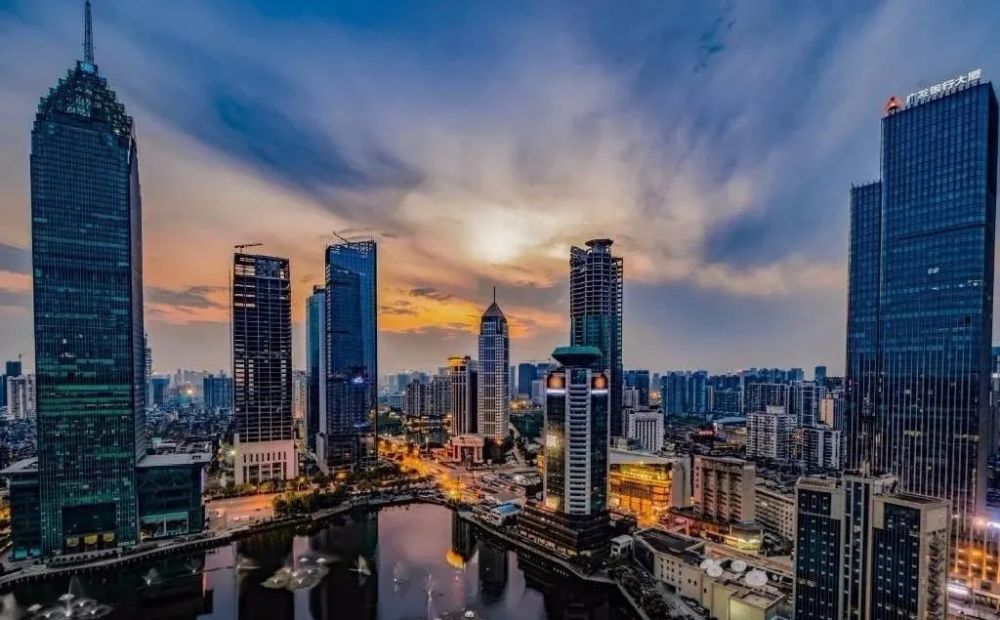 《人民日报》2025