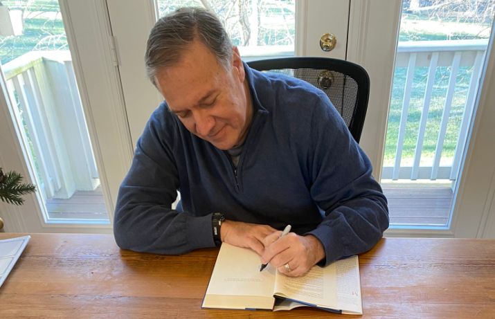 蓬佩奥号召家长删除TikTok，美国网民笑了