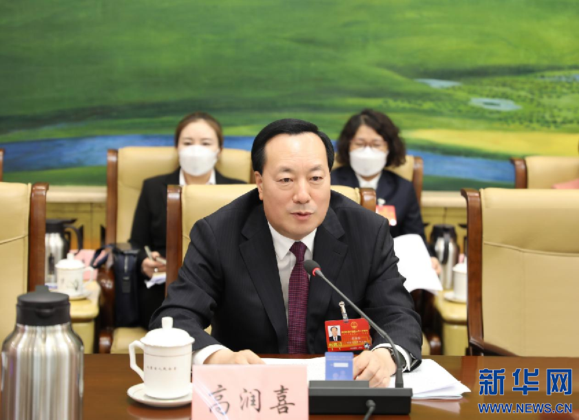 内蒙古自治区人大代表,呼伦贝尔市委书记高润喜.新华网发(付饶摄)