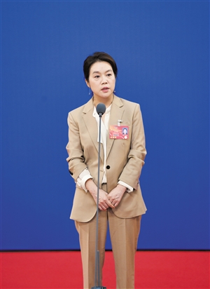 王喜欢介绍,自贸港政策公布以来,复兴城园区的营业收入增长3000亿元