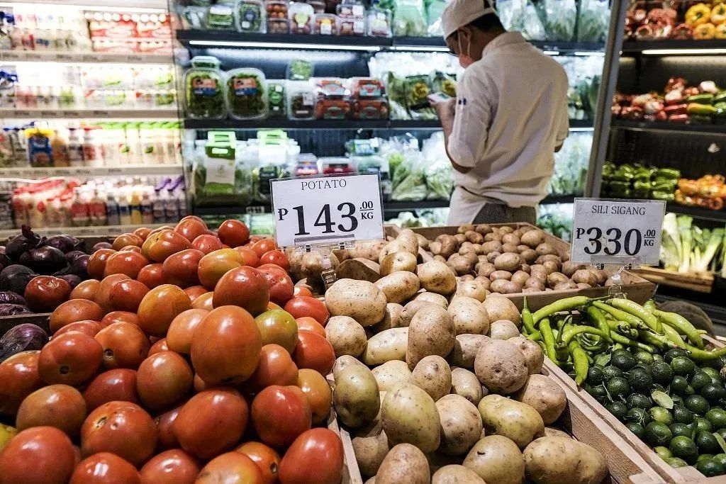 ▲当地时间2022年7月12日，菲律宾马尼拉，威尼斯大运河购物中心的一家超市的生鲜产品区。图/视觉中国