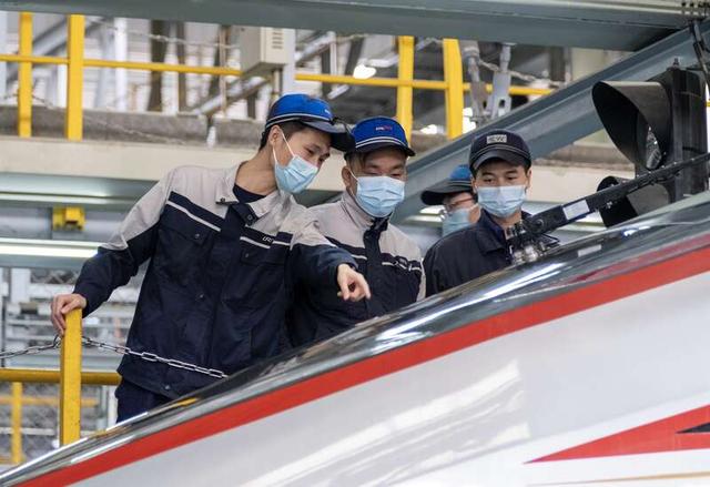 广州动车段组织动车组机械师开展业务培训.广铁集团供图