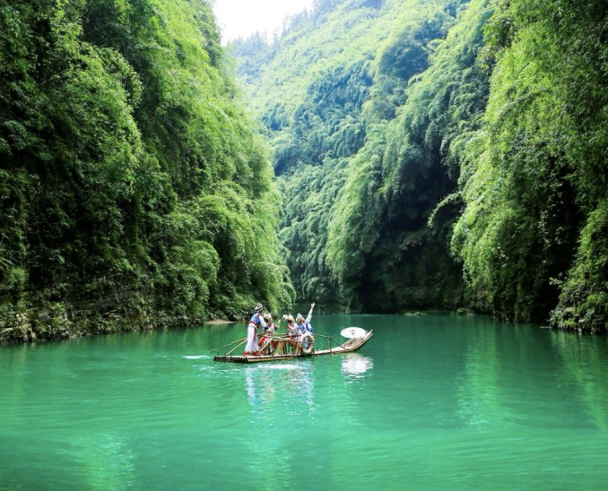 重庆喊你来过年丨《娇阿依》动心 ,《踩花山》动情!打卡世界苗乡彭水|