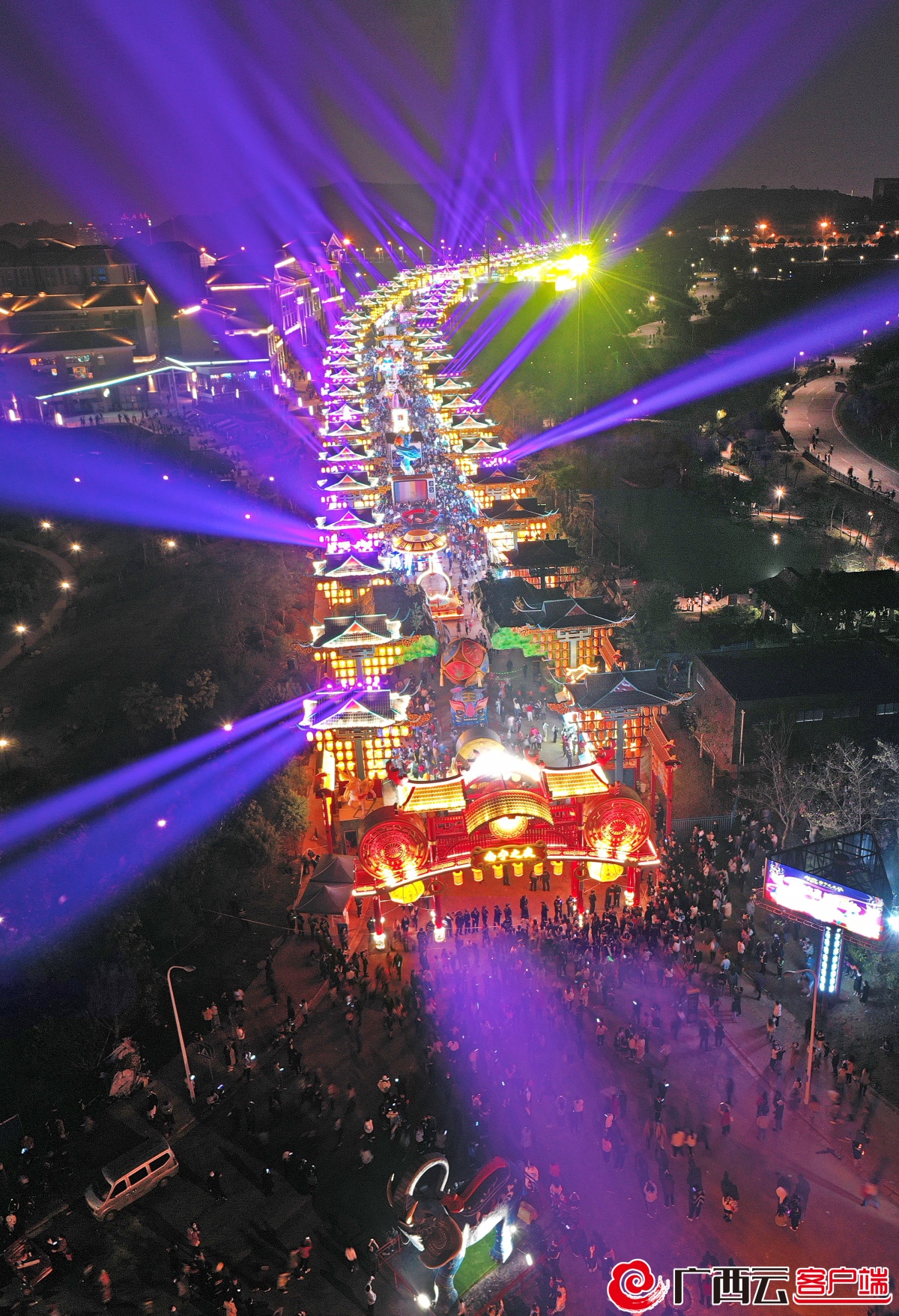 高清图集: “南宁之夜”璀璨绽放!|南宁市_新浪新闻