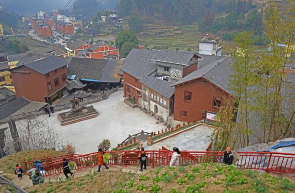 在重庆市彭水苗族土家族自治县黄家镇先锋社区1组,修缮后的红军街焕然