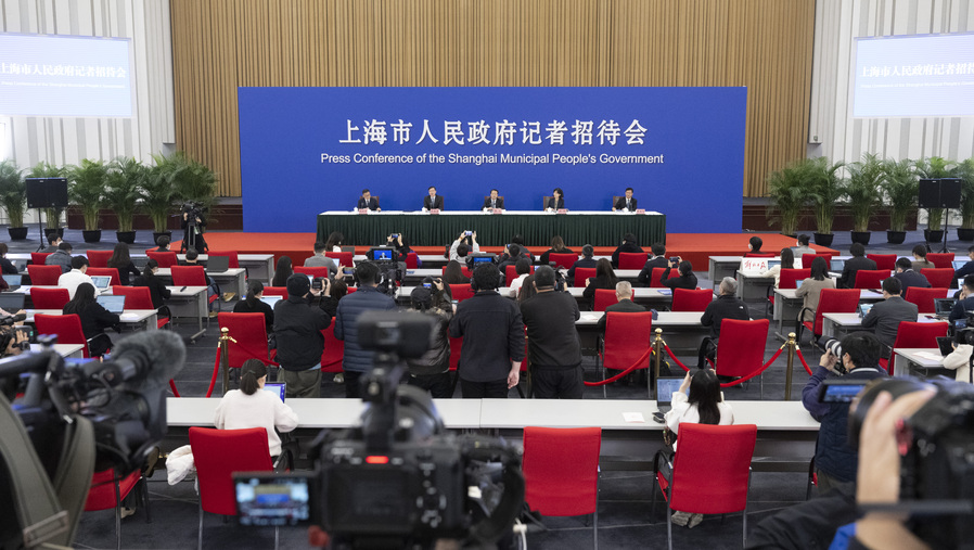 新当选的上海市市长龚正与记者见面并答记者问.