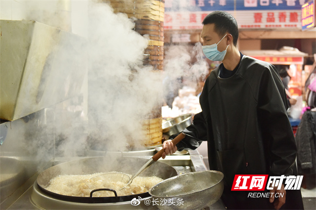 新春走基层年味浓, 衡东土头碗吃出团圆味|衡东|走基层|团圆_新浪新闻