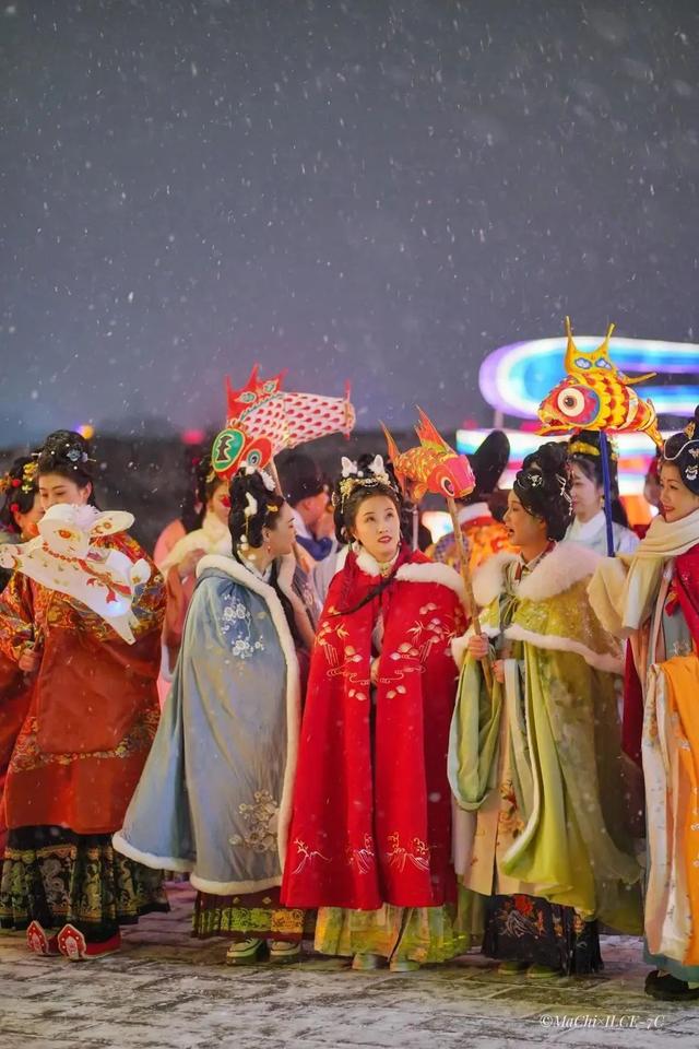 穿汉服，逛灯会 | 过年来这里，有意思！
