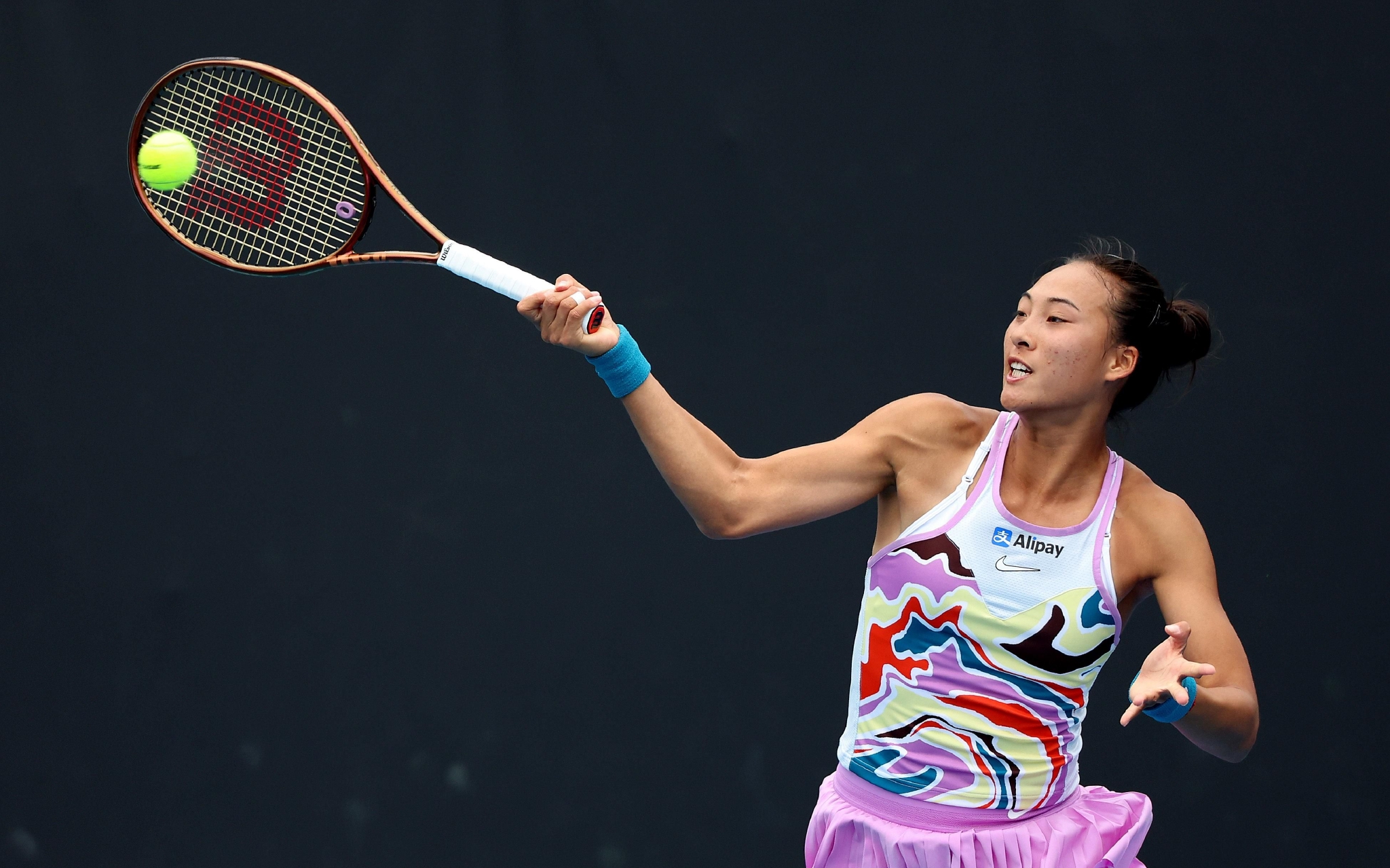 赛季排名飙升百位，郑钦文荣膺WTA年度最佳新人_手机新浪网