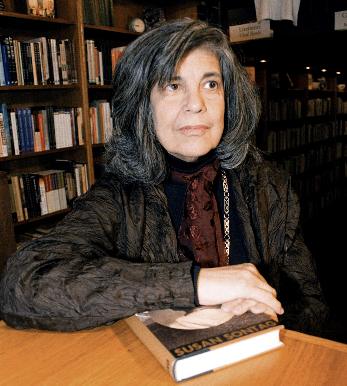 2000年4月10日,苏珊·桑塔格参加布拉格作家节